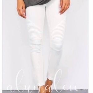 Aluna Levi White Cropped Pants